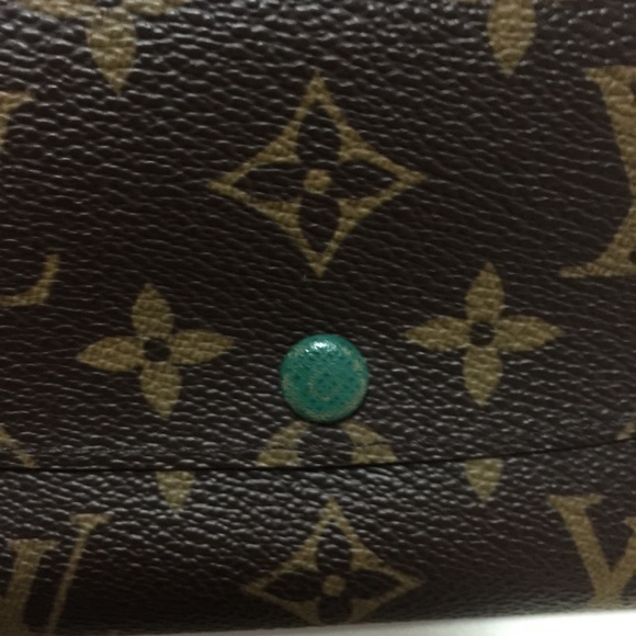 Louis Vuitton Emily wallet -PRICE IS FIRM- - Picture 3 of 8